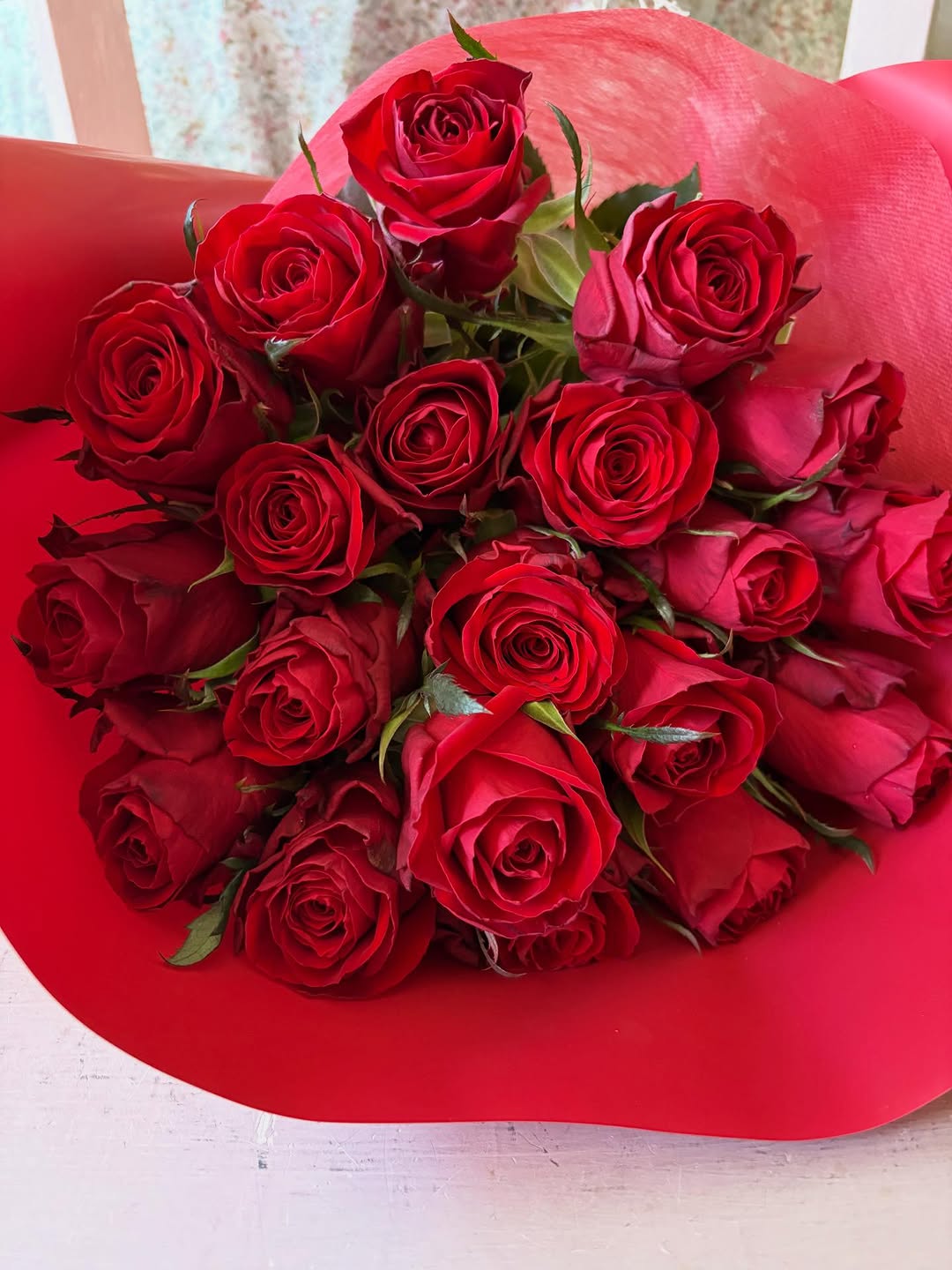 Buket Tangan Mawar Merah 547rb isi 18 tangkai - Florist Jakarta same day delivery