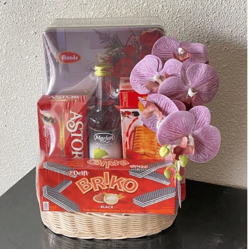 Parcel Natal Imlek 450rb hampers cookies dan cokelat - Florist Jakarta same day delivery