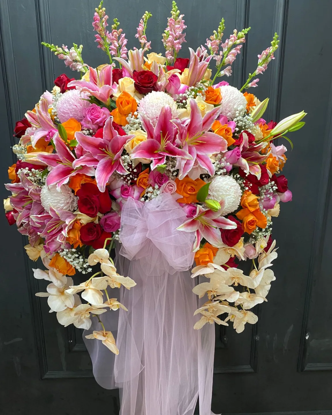 Standing Flower Premium Congratulations Sepasang 2.7 Juta - Florist Jakarta same day delivery
