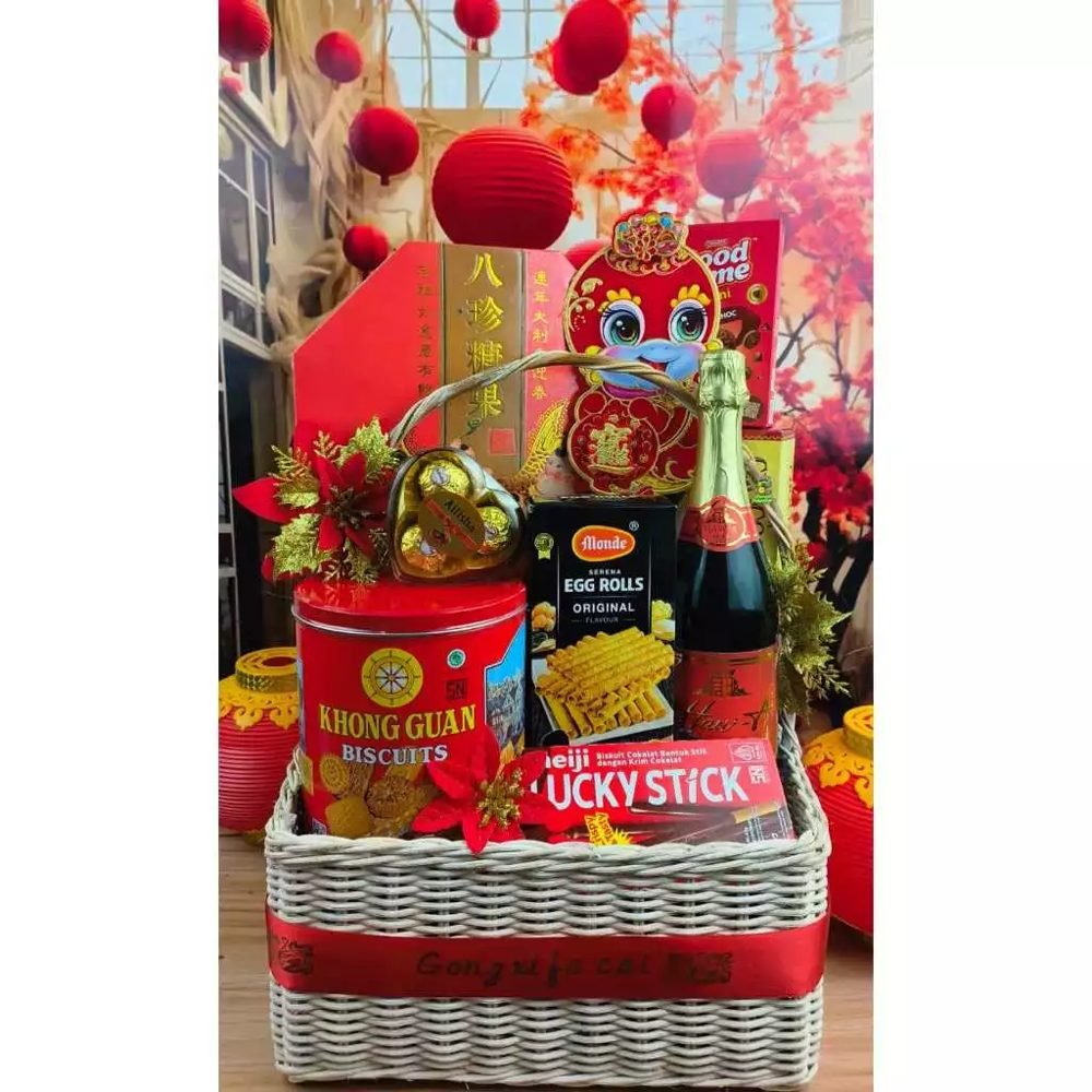Parcel Imlek \"Gong Xi Fa Cai\" — Keranjang Merah Lampion
