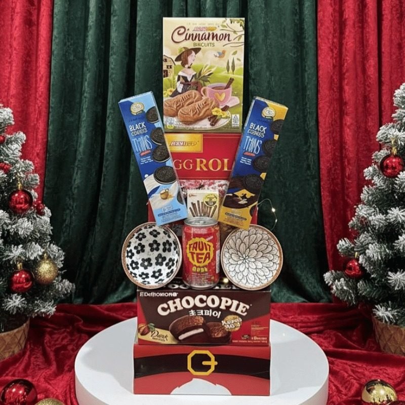 Parcel Natal Snack Hamper — \"Santa's Treats\"