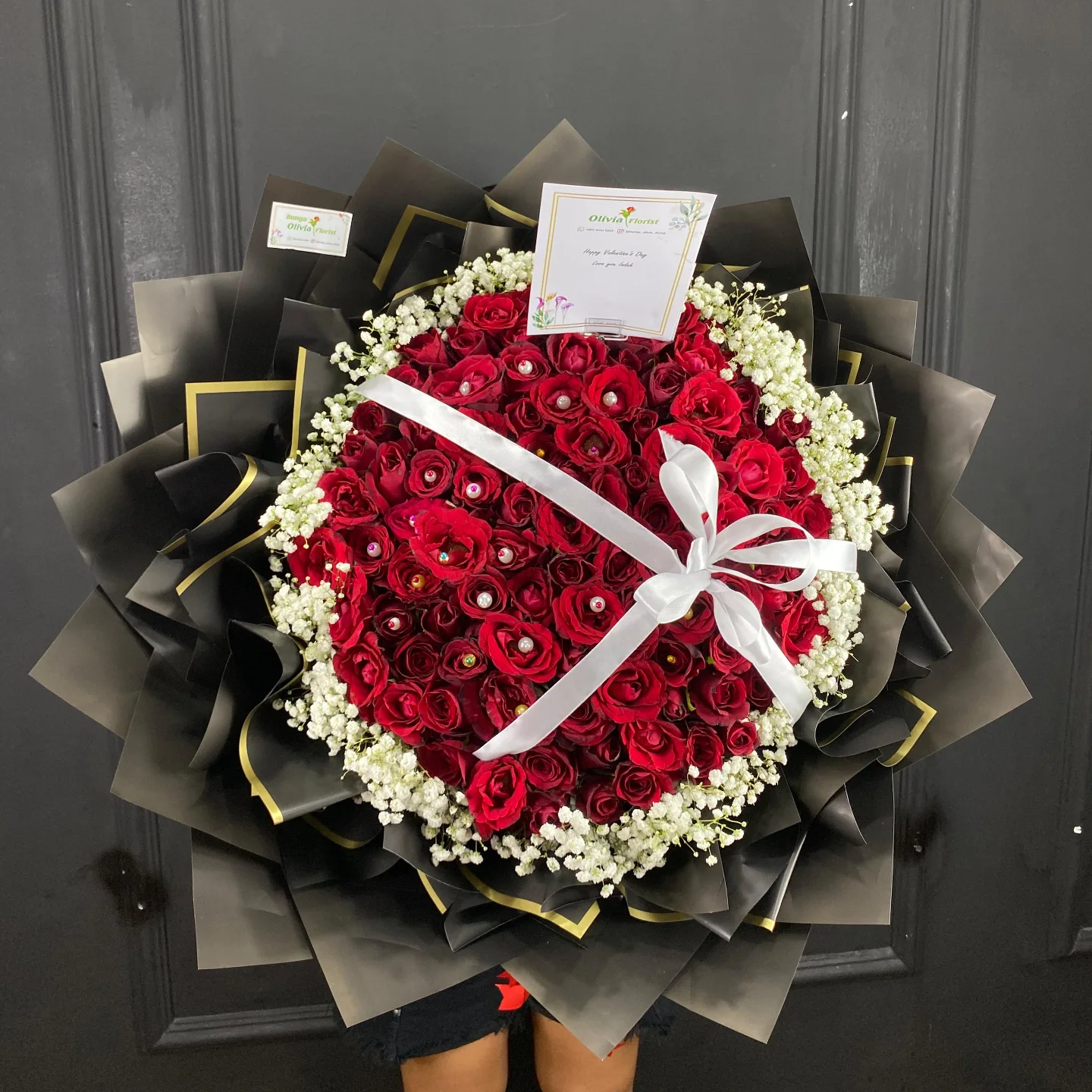 Buket Bulat Bunga Lily Putih - Rangkaian Bunga Elegan (Buket Bulat) dari Florist Jakarta, kode WF-BKB-D-03