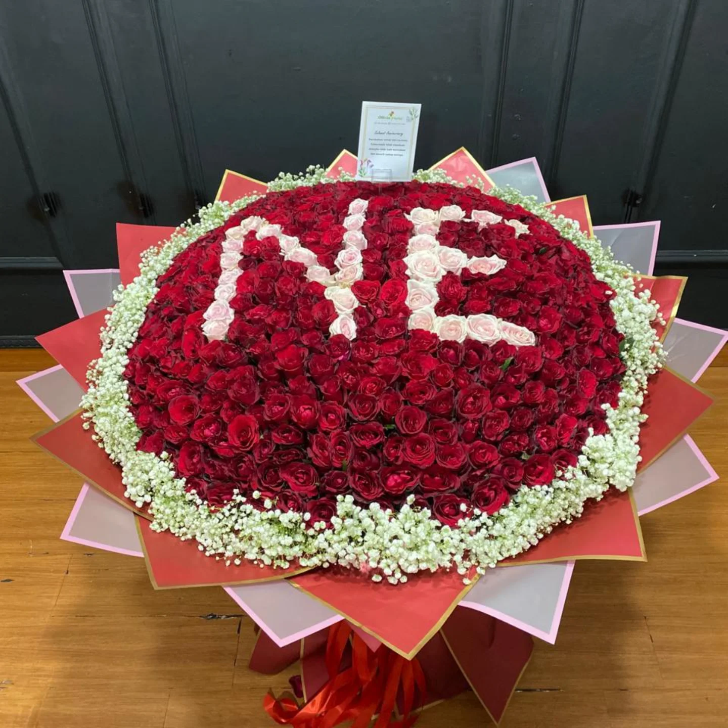 Florist Jakarta Buket Huruf: Buket Huruf Bunga Super Besar - Buket Wisuda Jumbo Mewah - kode WF-BKH-E-01