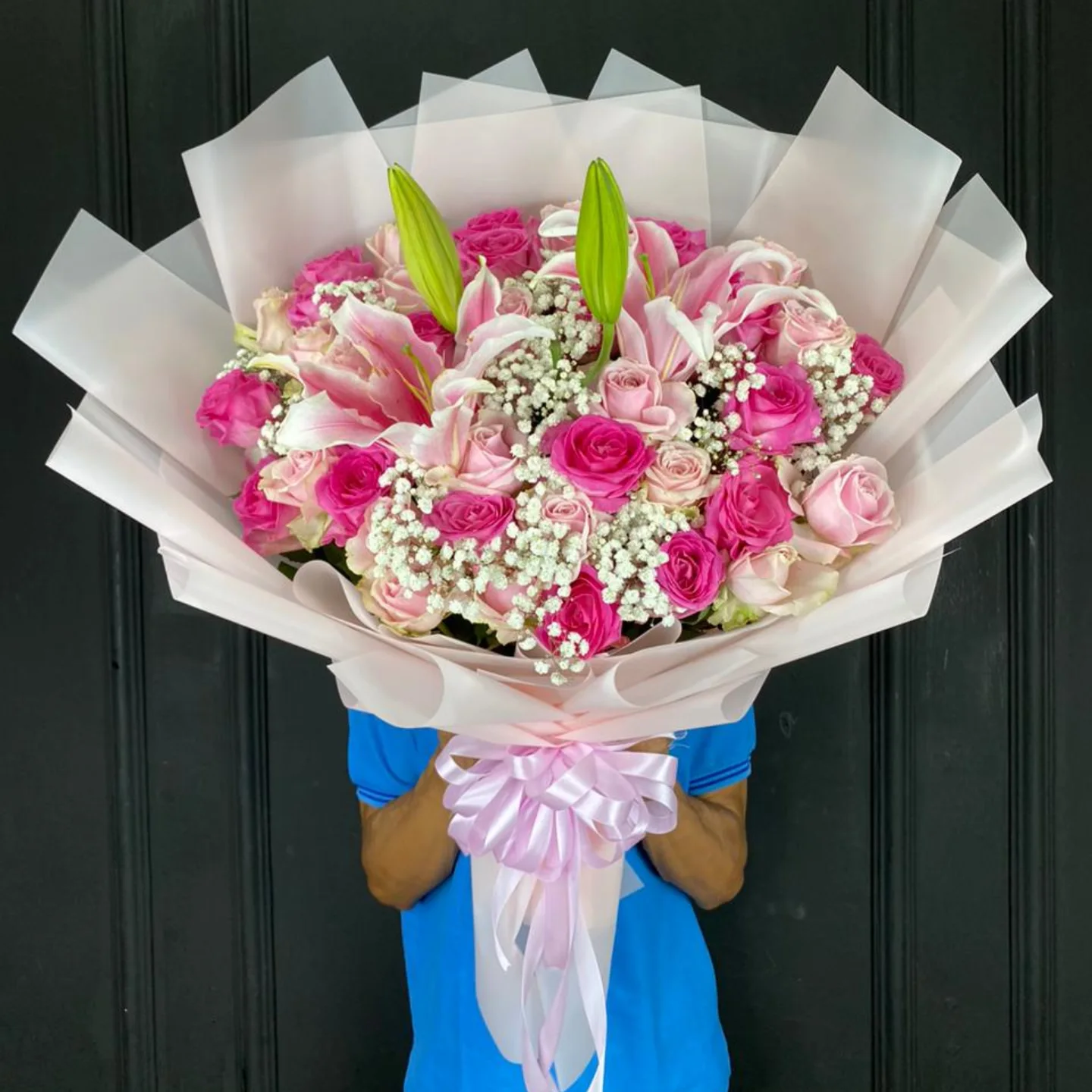 Florist Jakarta Buket Bunga: Buket Bunga Mawar Merah Eksklusif - Hand Bouquet Jumbo - kode WF-BK-N-01