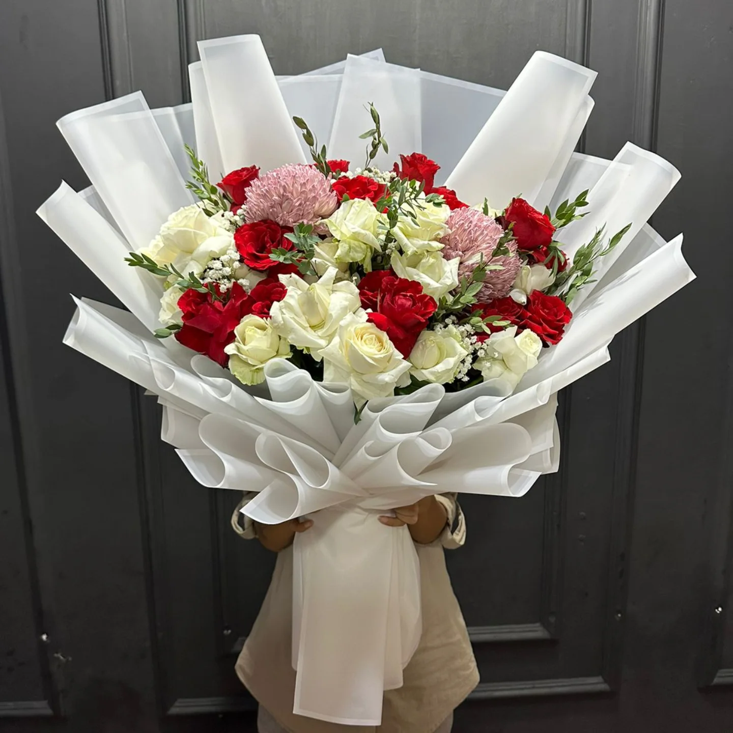 Florist Jakarta Hand Bouquet: Buket Bunga Mawar Merah Kecil - Hand Bouquet Cantik - kode WF-BK-A-01
