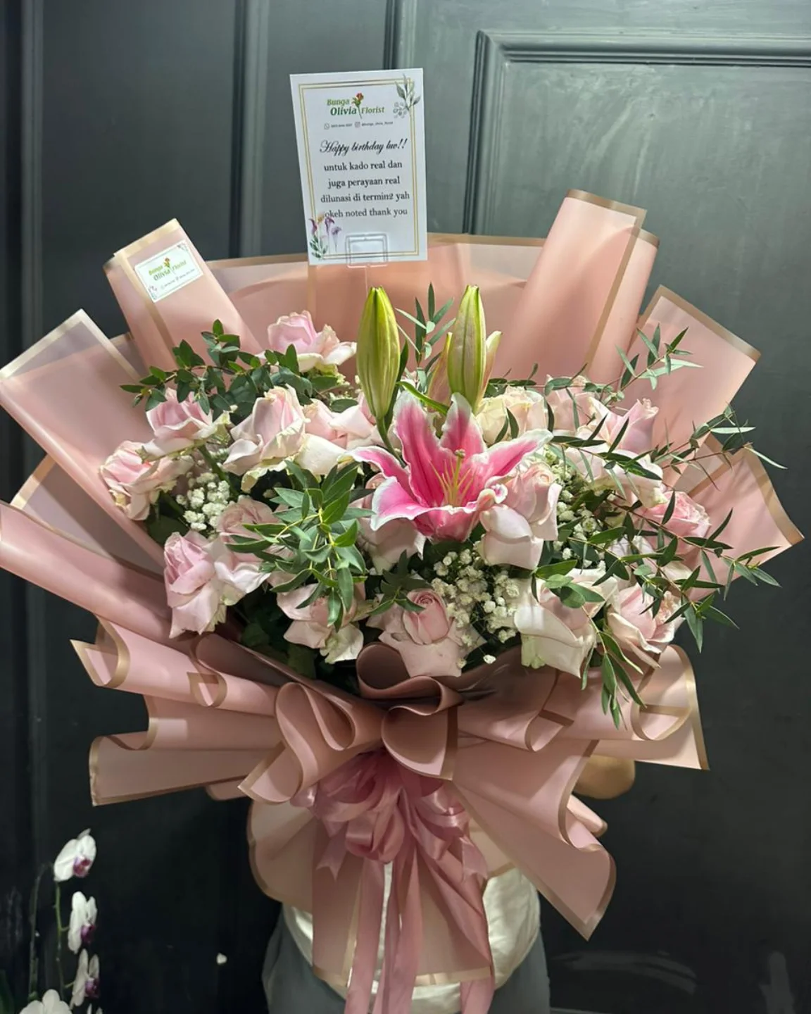 Florist Jakarta Hand Bouquet: Buket Bunga Mawar Mix Elegan Jumbo - Hand Bouquet Mewah - kode WF-BK-U-01