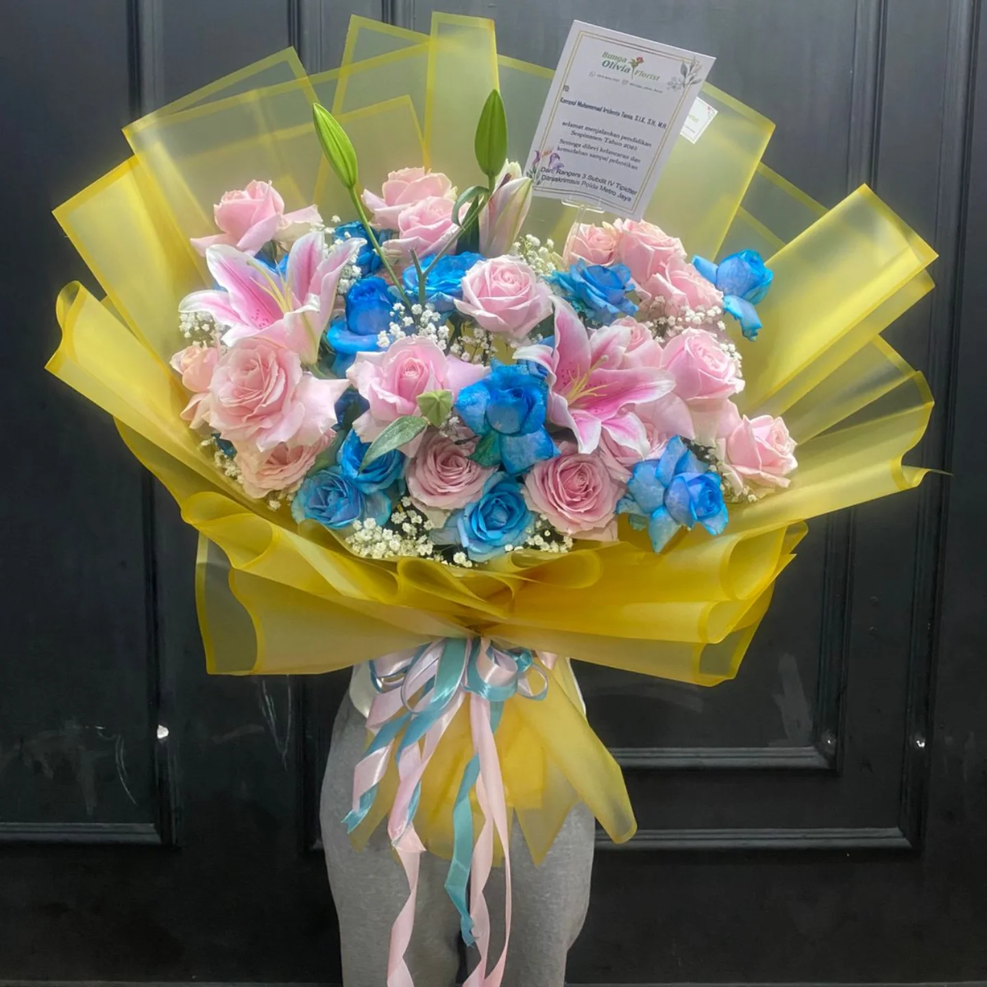 Buket Bunga Carnation Mix Warna - Hand Bouquet Premium (Hand Bouquet) dari Florist Jakarta, kode WF-BK-E-04