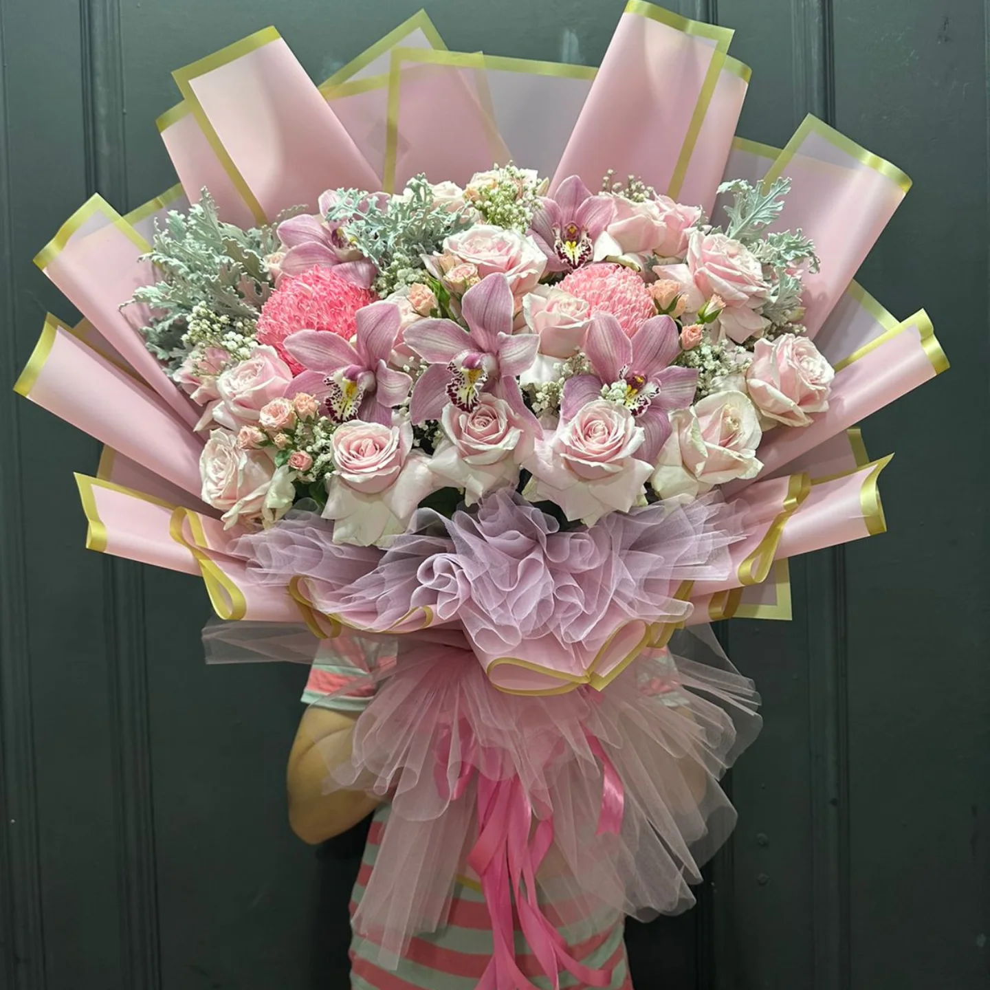 Buket Bunga Mawar Merah Penuh - Hand Bouquet Premium (Hand Bouquet) dari Florist Jakarta, kode WF-BK-L-02