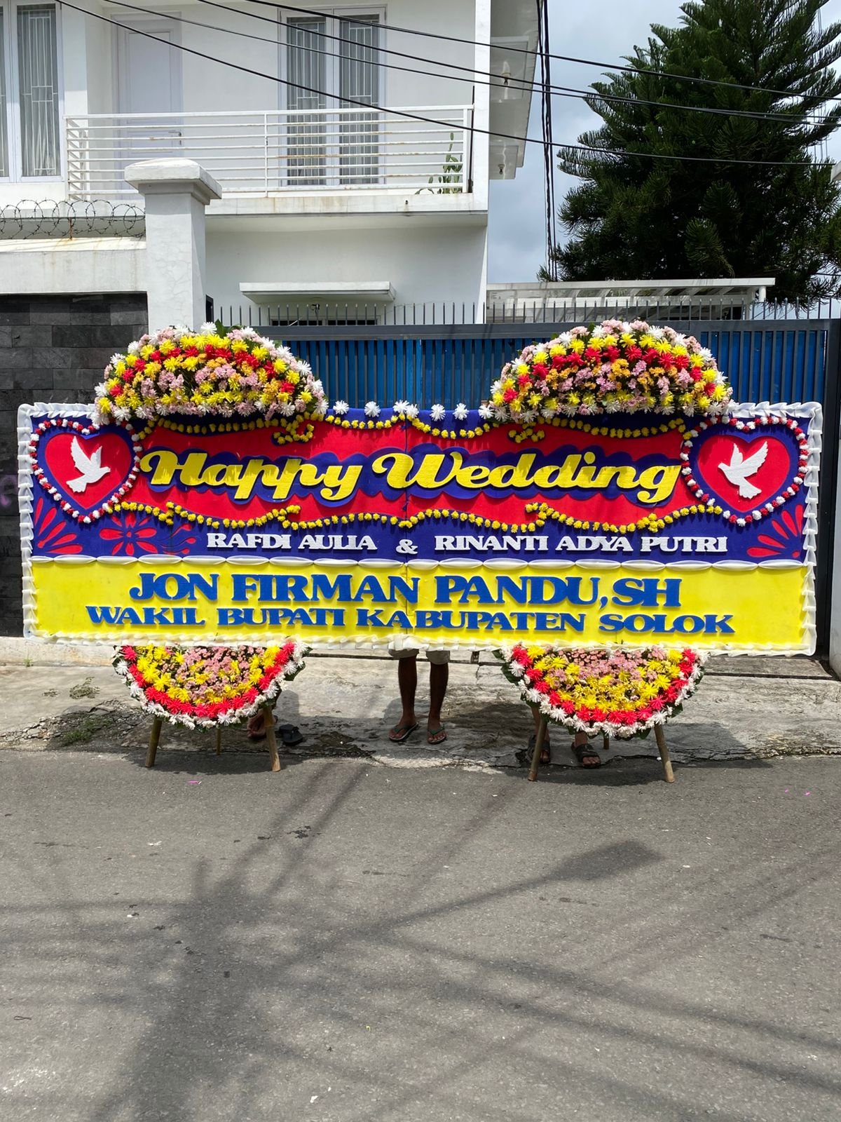 Bunga Papan Jumbo 1.25x2m - 2 Jambul Wedding & Grand Opening Premium - Papan Bunga Jumbo Florist Jakarta kode WF-BP-JBO-A01