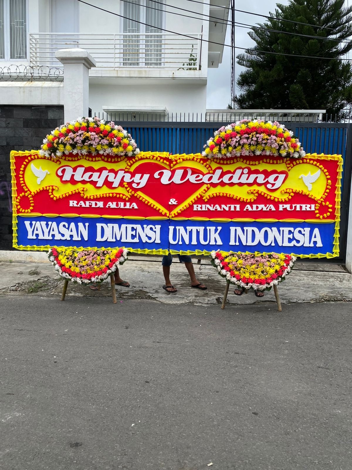 Florist Jakarta Papan Bunga Jumbo: Bunga Papan Jumbo 1.25x2m - 2 Jambul Wedding & Grand Opening Premium - kode WF-BP-JBO-B01