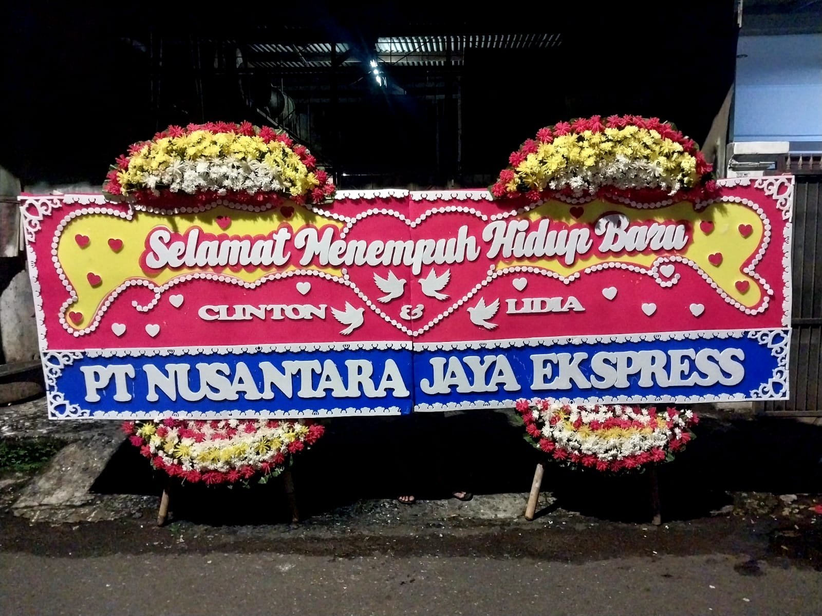 Bunga Papan Jumbo 1.25x2m - 2 Jambul Wedding & Grand Opening Premium (Papan Bunga Jumbo) dari Florist Jakarta, kode WF-BP-JBO-C01